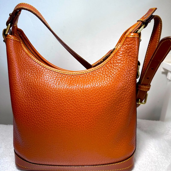 Dooney and Bourke shoulder bag - Picture 2 of 11